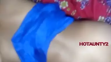 Behen Ki Dost Ko Chit Me Ungali Karte Hue Pakad Ke Jamkar Choda