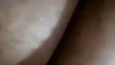 Big ass of amateur Desi XXX webcam model is shown to a horny male