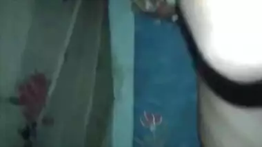 Horny beautyful desi wife fucked by hubby when she talking phone and clear audio