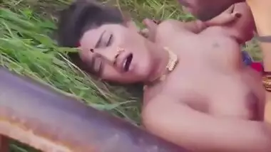 Hot Indian, Indian Desi Bhabhi And Indian Bhabhi In Kaamwali Ko Khet Me Choda Hindi Audio