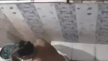 Desi52 mature aunty bathing and flashes tits pervert dewar record