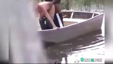 MMS caught on cam, white married bitch fuck with indian boy for money