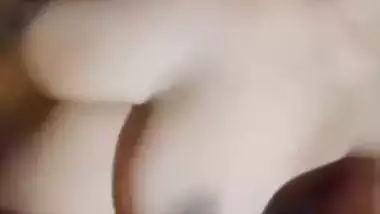 Young 18 yr old girl records her Indian teen sex MMS