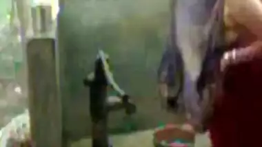 Desi Mature Aunty Bathing Capture by