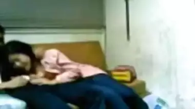College couple enjoys a hardcore fuck in different sex positions