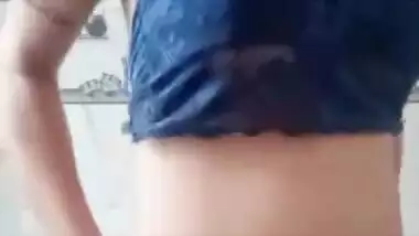 Very Hot Babe Mahira Fully Nude in Private Live & Fingering with Hindi Audio