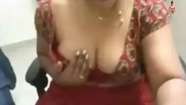Desi South Bhabi Self Masturbating On Live Cam With Full Nude &telugu Dirty Talking.excellent Pink Saree With Blouse