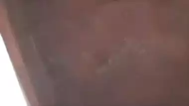 Hookah smoking Desi MILF's shaved XXX hole is exposed in squirting porn