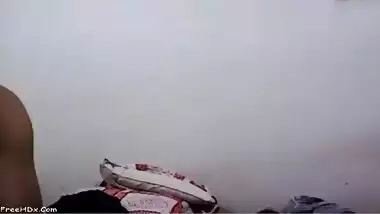 Abruptness is the main weapon of Desi girl being facialized in XXX show