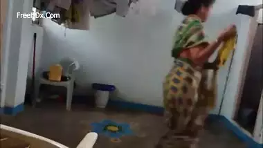 Desi is caught on the XXX camera exposing her sex boobies in bathroom