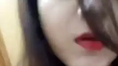 Cute Desi XXX babe takes off her sexy lingerie and shows her sexy body