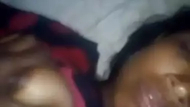Brunette Desi dreams of becoming XXX actress so she serves dick in MMS