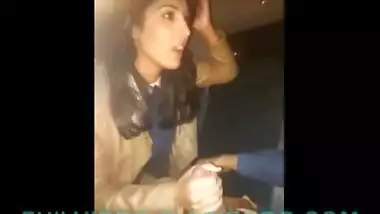 Hardcore oral sex with Delhi girl outdoor in car
