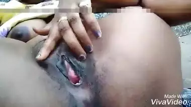 It's an outdoor XXX masturbation of a Desi MILF with broken sex muff