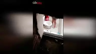Sexy arab wife takes a piss - spy XXX video from a hotel toilet