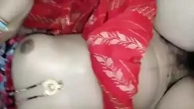 Desi bhabhi rides on her devar’s dick in the desi sex video