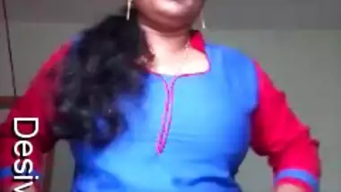 Sexy Mallu Bhabhi Showing Her Big Boobs and Pussy To Lover Part 2