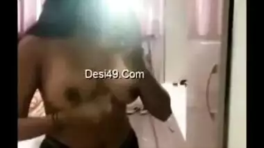 Attractive Desi sweetheart records quick XXX clip for her boyfriend