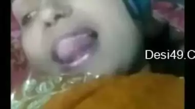 Amateur Desi bitch poses for XXX video call teasing with her tits