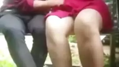 Kinky school girl blowjob her BF outdoor In park. Voyeur сaught on mms