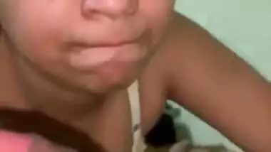 Sexy Desi XXX wife sucking her husband’s big fat dick on cam MMS