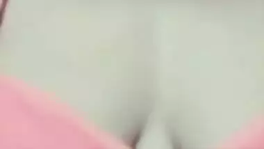 Desi girl's XXX melons are so sexy that she can't stop bragging about them