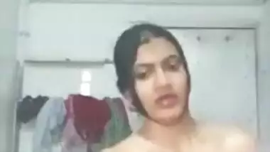 Desi lovely lets her boyfriend film porn video where she washes body
