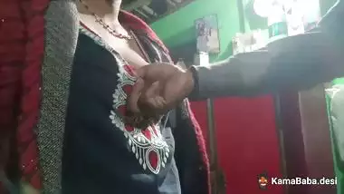 Husband sucks wife’s milky boobs and gets a blowjob in desi sex