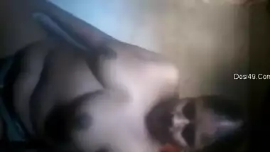 Exclusive- Desi Horny Bhabhi Strip Her Cloths And Sucking Her Boobs Selfie Record For Lover