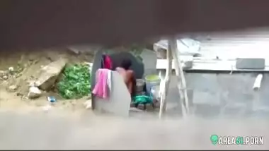 Neighbor on a era caught aunt taking a bath on the outdoor naked