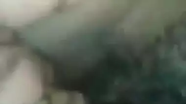 Hijabi Desi XXX girl gets pussy fingering by her lover in park MMS