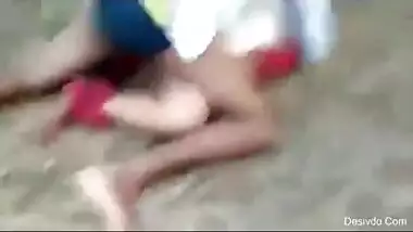 Desisex movie scene of a overweight girl enjoying outdoor sex with boyfriends ally