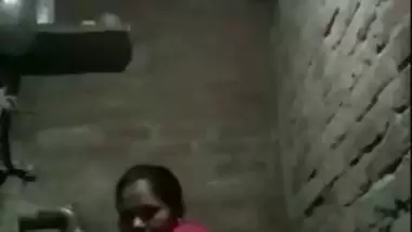 Tamil aunty sneaky sex with brother-in-law In outdoor caught on mms cam