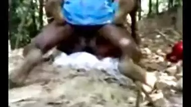 Village ke khet mai Bihari aurat ko kisaan ne choda