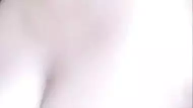 Naughty XXX girl exposes fat pussy in live show for Desi viewers