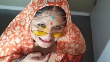 Desi wife does XXX porn with cameraman who covers her face with sperm