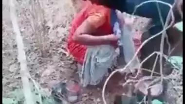 Village aunty is caught fucking outdoor with brother of hubby, Desi mms