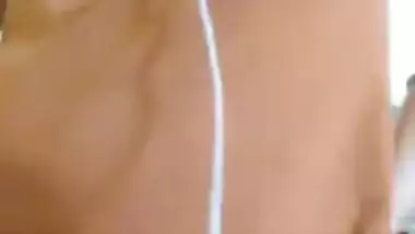 Desi housewife takes clothes off till she is naked in solo XXX video