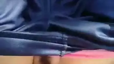 Guy bangs a hijabi girl outdoors in Pakistani porn