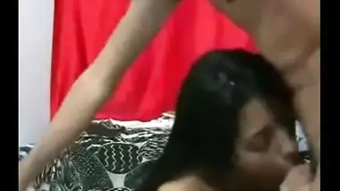 Desi sex videos of an amateur girl enjoying sex with lover on a webcam