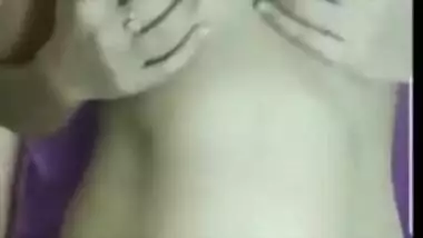 Solo XXX show of the Indian webcam model with tattoo on the tummy