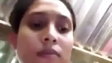 Village Bhabi Showing Boobs and Pussy